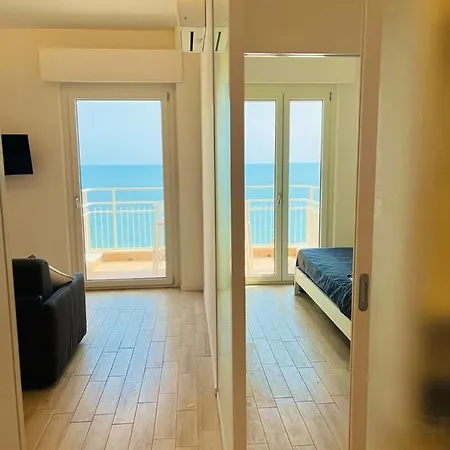 La Finestra Sul Mare A 20 Mt Dal Mare Appartement *